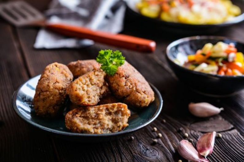 Air Fryer Black Bean and Quinoa Burgers